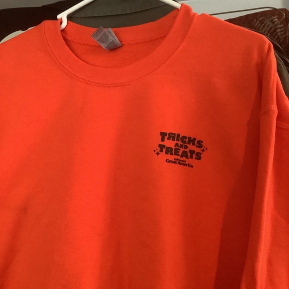tricks and treats California’s great america Orange Crewneck Sweatshirt Size L - Picture 3 of 5